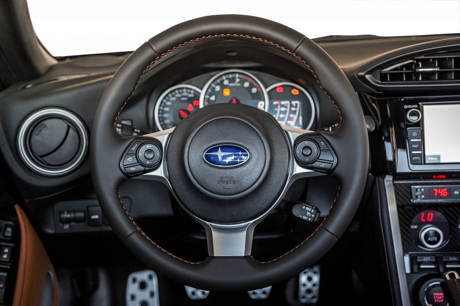 Панель приборов Subaru BRZ Special Edition (ZC6) 2019 года  (ES) (фото 31 из 40)